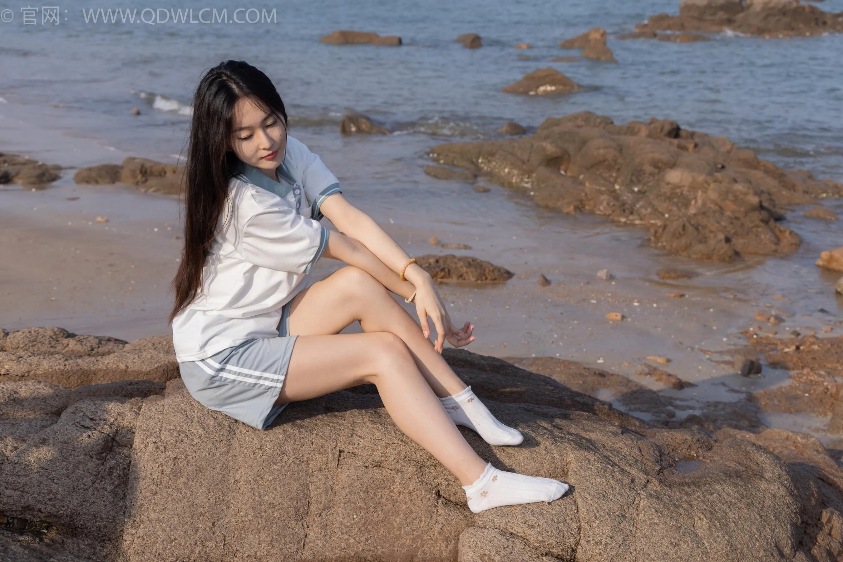 物恋传媒 NO.1567 美兔-海边的风 [151P]插图4